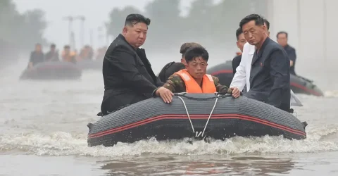 উত্তর কোরিয়ায় বন্যা নিয়ন্ত্রণে ব্যর্থ হওয়ায় ৩০ কর্মকর্তাকে গুলি করে হত্যা