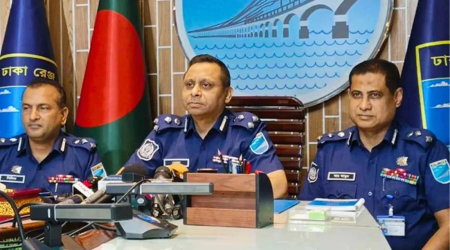 আওয়ামীলীগ কোনো কর্মকাণ্ড চালালে কঠোরভাবে তা দমন করা হবে: ডিআইজি রেজাউল আওয়ামীলীগ কোনো কর্মকাণ্ড চালালে কঠোরভাবে তা দমন করা হবে: ডিআইজি রেজাউল