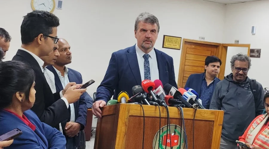 জাতীয় সংসদ নির্বাচন ও গণভোট পর্যবেক্ষণে বাংলাদেশে আসছেন ২০০ ইইউ পর্যবেক্ষক