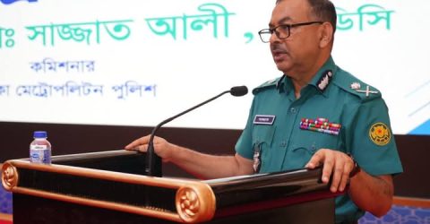 ডিএমপিতে কর্মরত এসআইদের প্রতি পেশাদারিত্ব ও স্বচ্ছতার আহ্বান ডিএমপি কমিশনারের