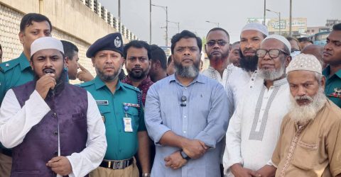 প্রশাসনের সহায়তায় পোস্তগোলায় দখলকৃত মাঠ উদ্ধার করলেন তানভীর আহমেদ রবিন