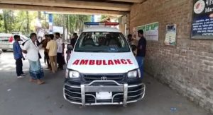 কুপিয়ে স্ত্রীর হাত কর্তন করলেন নেশাগ্রস্থ স্বামী