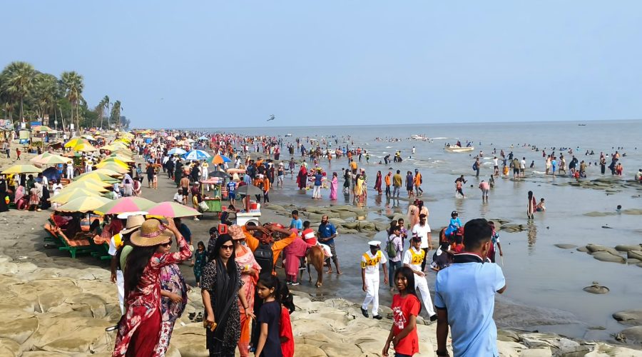 লাখো পর্যটকের সমাগম কুয়াকাটা সমুদ্র সৈকতে, শতভাগ হোটেল মোটেল বুকিং লাখো পর্যটকের সমাগম কুয়াকাটা সমুদ্র সৈকতে, শতভাগ হোটেল মোটেল বুকিং