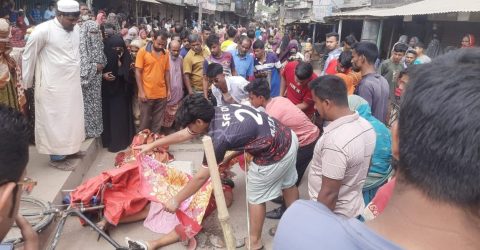 বগুড়ায় বালুবাহী ট্রাক চাপায় ১২ বছরের স্কুলছাত্র নিহত