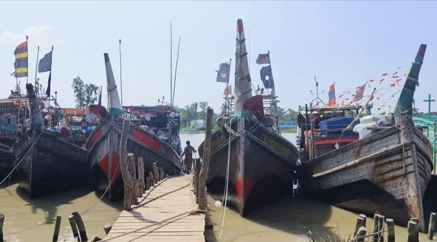 ভারতের সাথে মিল রেখে মধ্যরাত থেকে বঙ্গোপসাগরে মাছ ধরার ৫৮ দিনের নিষেধাজ্ঞা ভারতের সাথে মিল রেখে মধ্যরাত থেকে বঙ্গোপসাগরে মাছ ধরার ৫৮ দিনের নিষেধাজ্ঞা