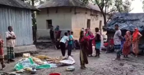 গফরগাঁওয়ে এসএসসি পরীক্ষার্থীকে বাঁচাতে গিয়ে বিদ্যুৎস্পৃষ্টে প্রাণ গেল বাবার  