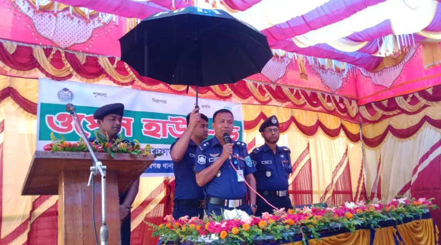 পিছনে তাকানোর সুযোগ নেই, বীরগঞ্জ থানায় ওপেন হাউজ ডে অনুষ্ঠানে_পুলিশ সুপার পিছনে তাকানোর সুযোগ নেই, বীরগঞ্জ থানায় ওপেন হাউজ ডে অনুষ্ঠানে_পুলিশ সুপার