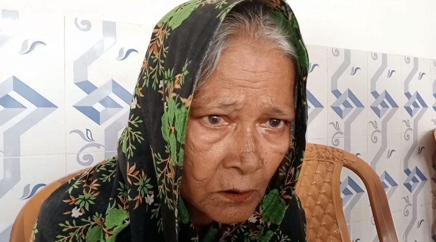 জমিজমা সংক্রান্ত বিরোধে বৃদ্ধ মা'কে পেটালেন ছেলে জমিজমা সংক্রান্ত বিরোধে বৃদ্ধ মা'কে পেটালেন ছেলে