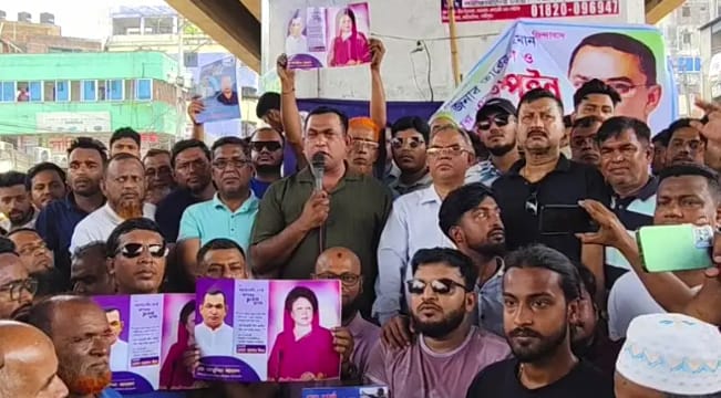 কালিয়াকৈরে পৌর ও উপজেলা বিএনপির উদ্যোগে লিফলেট ও বই বিতরণ কালিয়াকৈরে পৌর ও উপজেলা বিএনপির উদ্যোগে লিফলেট ও বই বিতরণ