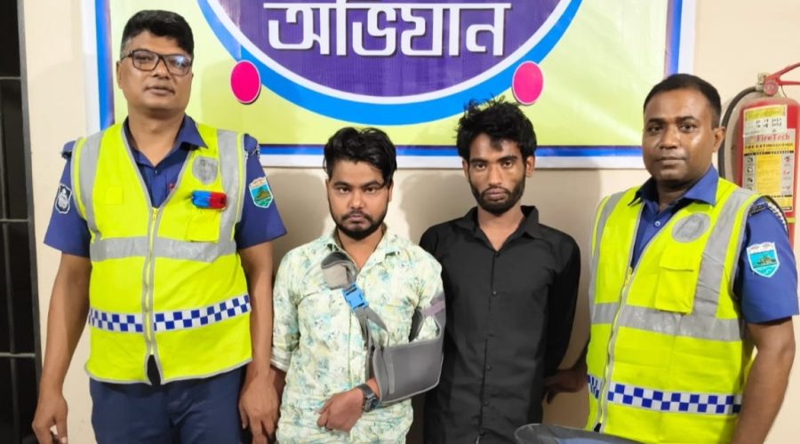বগুড়ায় ফেন্সিডিলসহ দুই মাদক কারবারি গ্রেপ্তার বগুড়ায় ফেন্সিডিলসহ দুই মাদক কারবারি গ্রেপ্তার