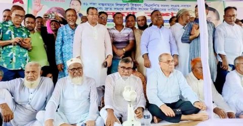 গাজীপুরের কালিয়াকৈরে ৩১ দফা বাস্তবায়নে ও দ্রুত সময়ের মধ্যে সংসদ নির্বাচন দেয়ার জন্য বিএনপির সমাবেশ