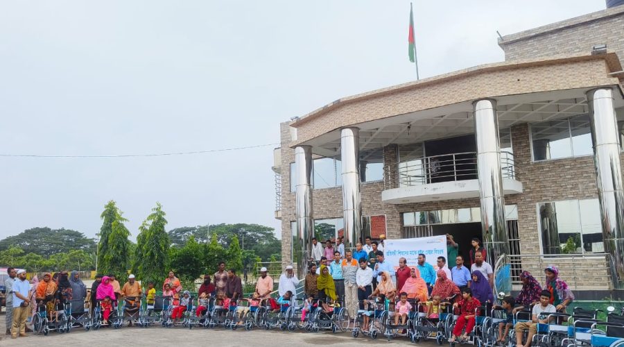 বরগুনার আমতলীতে ২৭জন প্রতিবন্ধী শিশু পেল হুইল চেয়ার বরগুনার আমতলীতে ২৭জন প্রতিবন্ধী শিশু পেল হুইল চেয়ার