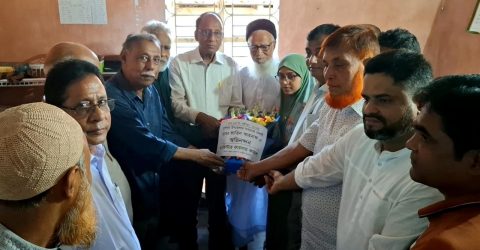 এসএসসিতে উপজেলা পর্যায়ে সেরা হওয়ায়, উপহার দিলেন ব্যারিস্টার কায়সার কামাল