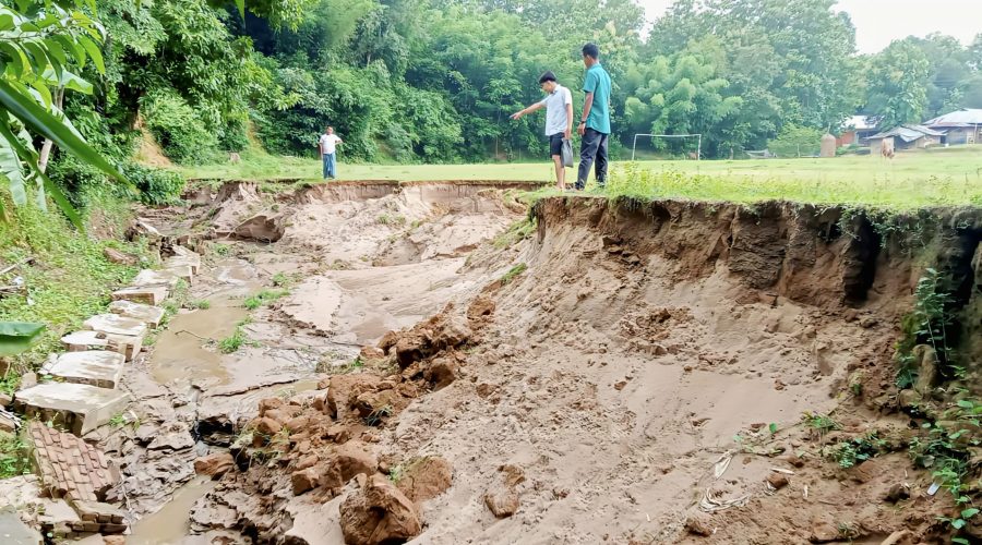 ভাঙনের মুখে পানছড়ির লোগাং অনুপম হিমাংশু ক্রীড়াঙ্গন মাঠ ভাঙনের মুখে পানছড়ির লোগাং অনুপম হিমাংশু ক্রীড়াঙ্গন মাঠ