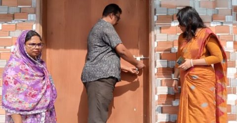 ডুমুরিয়ায় তিন ঘন্টা তালাবদ্ধ ছিলো সদর ইউনিয়ন পরিষদ