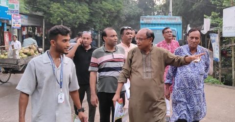 বিএনপির ৩১ দফা বাস্তবায়নের লক্ষ্যে চাঁপাইনবাবগঞ্জে লিফলেট বিতরণ