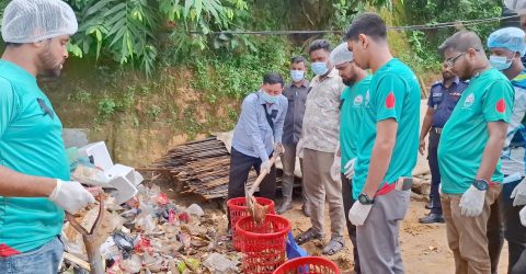 পরিচ্ছন্ন পাহাড় গড়তে খাগড়াছড়িতে কাজ করছে টিম বিডি ক্লিন