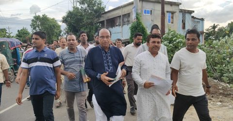 বিএনপির ৩১ দফা বাস্তবায়নের লক্ষ্যে চাঁপাইনবাবগঞ্জে লিফলেট বিতরণ