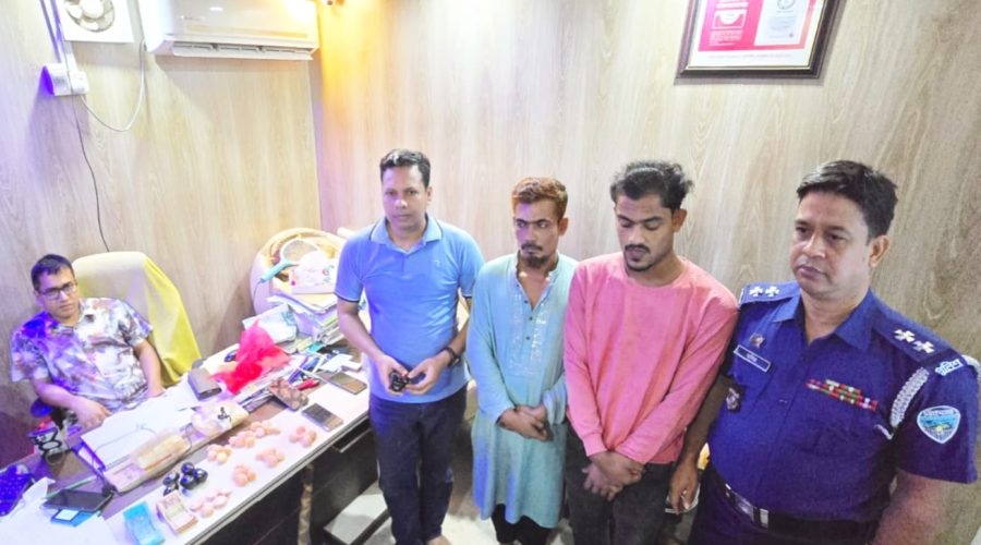 নোয়াখালীতে ৬হাজার পিস ইয়াবাসহ ২ মাদক কারবারি আটক নোয়াখালীতে ৬হাজার পিস ইয়াবাসহ ২ মাদক কারবারি আটক