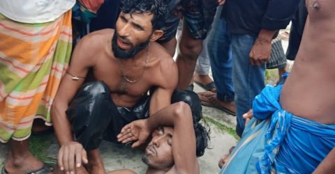 কুয়াকাটায় সমুদ্রে গোসলে নেমে জোয়ারে ভেসে যাচ্ছিল পর্যটক, উদ্ধার করলো জেলেরা