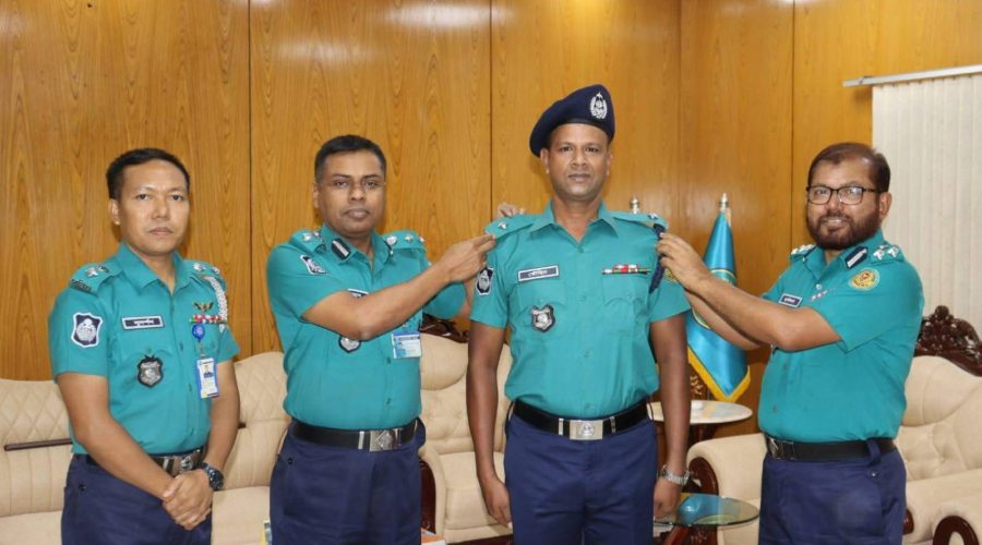 গাইবান্ধার প্রিয় সার্জেন্ট তৌহিদের প্রমোশন, হলেন ট্রাফিক ইন্সপেক্টর (টি.আই) গাইবান্ধার প্রিয় সার্জেন্ট তৌহিদের প্রমোশন, হলেন ট্রাফিক ইন্সপেক্টর (টি.আই)