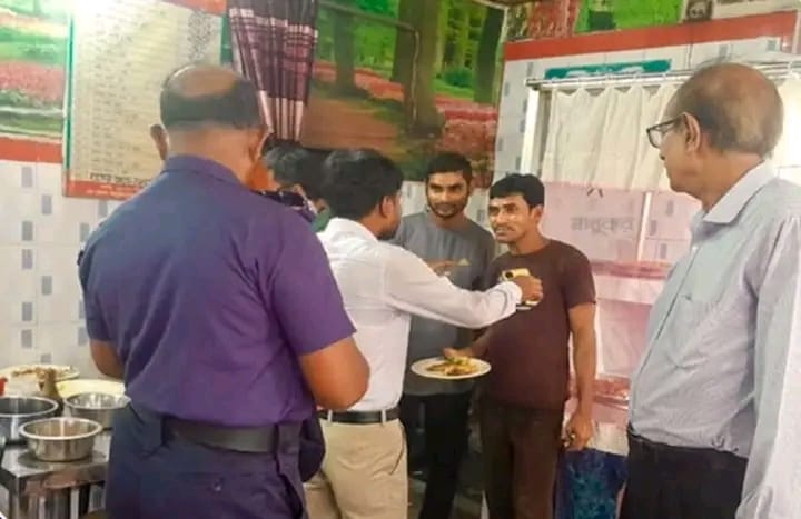 গাইবান্ধায় তিনটি হোটেলে ভোক্তা অধিকারের অভিযান, ১৩ হাজার টাকা জরিমানা গাইবান্ধায় তিনটি হোটেলে ভোক্তা অধিকারের অভিযান, ১৩ হাজার টাকা জরিমানা