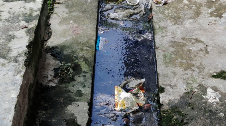 ডুমুরিয় হাসপাতালে যেন ময়লা আবর্জনার ভাগাড় ডুমুরিয় হাসপাতালে যেন ময়লা আবর্জনার ভাগাড়