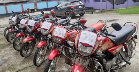 চাঁপাইনবাবগঞ্জে আটটি চোরাই মোটরসাইকেল উদ্ধার