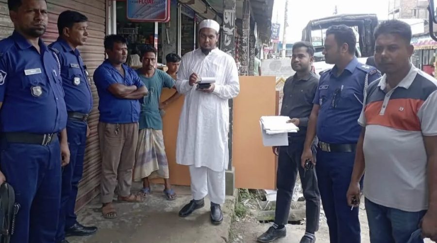 ভ্রাম্যমাণ আদালতে দুই ট্রাক চালককে জরিমানা ভ্রাম্যমাণ আদালতে দুই ট্রাক চালককে জরিমানা