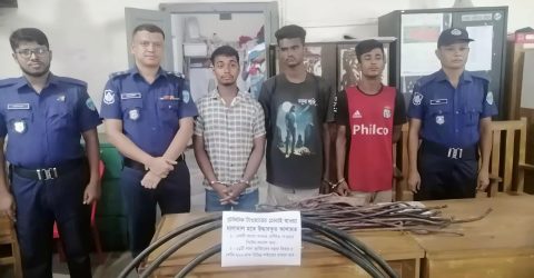 খাগড়াছড়িতে টেলিটক টাওয়ারে ১১ লাখ টাকার যন্ত্রাংশ চুরি, তিন যুবক গ্রেপ্তার