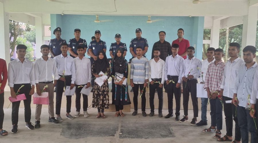 জয়পুরহাটে ঘুষ-তদবির ছাড়া ১৩ জন পেল পুলিশ কনস্টেবলে চাকুরি