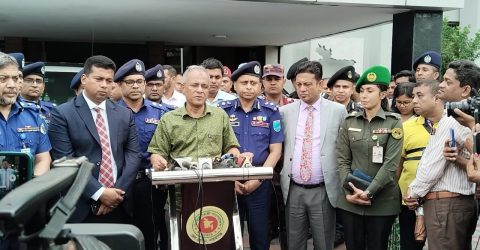 নিরাপত্তা নিয়ে কোন শঙ্কা নেই ও মিথ্যা মামলা পত্যাহারে স্বরাষ্ট্র উপদেষ্টা