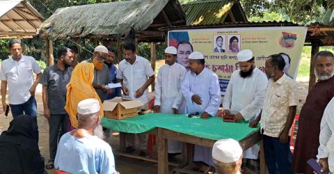 চক্ষু রোগীদের মাঝে বিনামুল্যে চশমা দিলেন, ব্যারিস্টার কায়সার কামাল