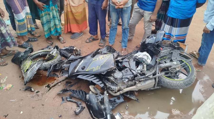 বীরগঞ্জে পিকআপ ও মোটরসাইকেলের মুখোমুখি সংঘর্ষে আরোহী গুরুতর আহত