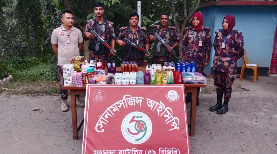 মহানন্দা ব্যাটালিয়নের পৃথক দুটি অভিযানে ১২টি চোরাই মোবাইল এবং ২৭২ টি ভারতীয় কসমেটিকস সামগ্রী আটক 