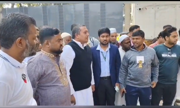 দুর্বৃত্তদের ককটেল সন্ত্রাস: তারেক রহমানের নির্দেশে গ্রামীণ ইন্ডাস্ট্রিয়াল পার্ক পরিদর্শনে ড. ব্যারিস্টার চৌধুরী ইসরাক আহমেদ সিদ্দিকী