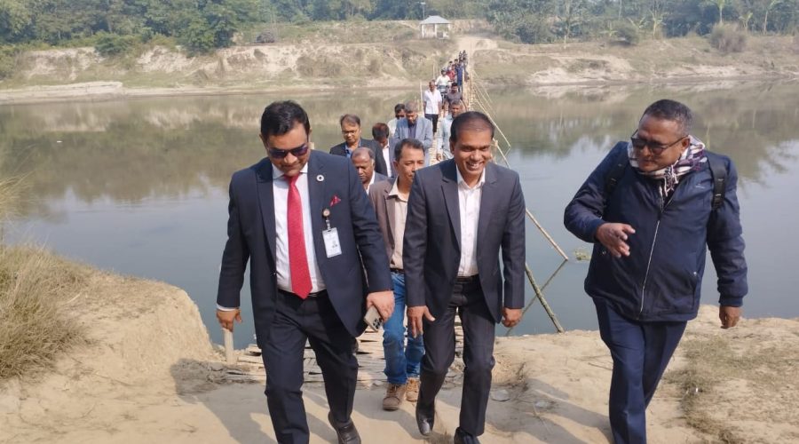 কাহারোলে ১৫ গ্রামের স্বপ্নের সেতুর জন্য ভূমি অধিগ্রহণে যুগ্ম সচিবের সরেজমিনে পরিদর্শন