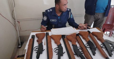 বেগমগঞ্জে কবরে বস্তাবন্দি ব্যাগে মিলল একনলা বন্দুক-পাইপগান