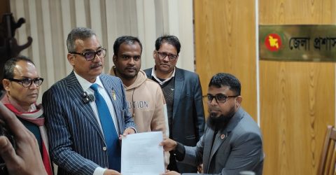 চাঁপাইনবাবগঞ্জ-৩ আসনে বিএনপির মনোনীত প্রার্থী হারুনুর রশিদের মনোনয়নপত্র জমা