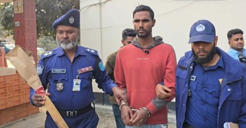 সিরাজদিখানে জোড়া খুনের রহস্য উদ্ঘাটন, গ্রেফতার-১ সামান্য চেচামেচির জন্য সিরাজদিখানে মা-মেয়েকে পিটিয়ে হত্যা করে প্রতিবেশী