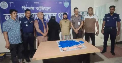 কক্সবাজার শহরে বিপুল ইয়াবা সহ আটক স্বামী-স্ত্রী 