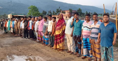বড়ছড়ায় ব্যবসায়ীদের হয়রানি ও অপপ্রচারের প্রতিবাদে মানববন্ধন