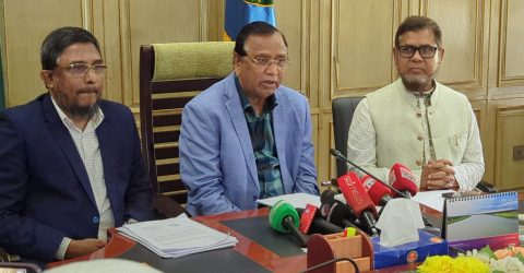 জলাবদ্ধতা, মশা ও বর্জ্য সংকট নিরসনে ডিএসসিসি প্রশাসকের সঙ্গে ঢাকা-৪ ও ঢাকা-৫ আসনের এমপিদের জরুরি বৈঠক