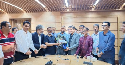 একাধিক ব্যবসায়ী সংগঠনের শীর্ষ নেতৃত্বে থাকা মোহাম্মদ সোহাগকে নারায়ণগঞ্জ চেম্বারের বর্ণাঢ্য সংবর্ধনা