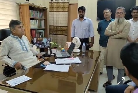 নির্বাচন অফিসে এমপি আব্দুল মান্নানের আকস্মিক পরিদর্শন