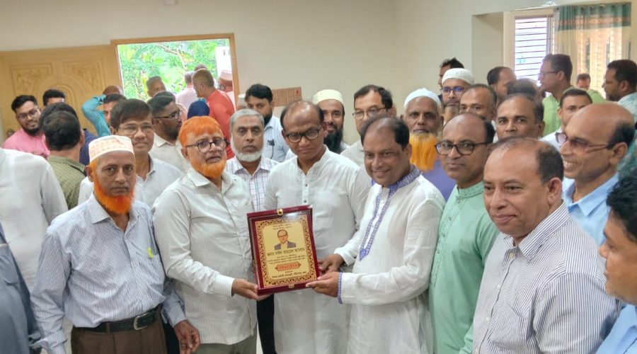 শরীয়তপুরে এমপি সাঈদ আহমেদ আসলামের সঙ্গে শিক্ষক-কর্মচারী ঐক্যজোটের মতবিনিময়