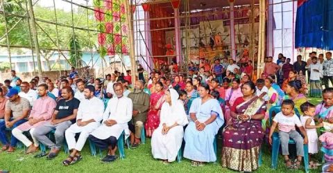 দূর্গা মন্ডপ পরিবেশন করেন আলহাজ্ব মো: মনজুরুল ইসলাম এমপি