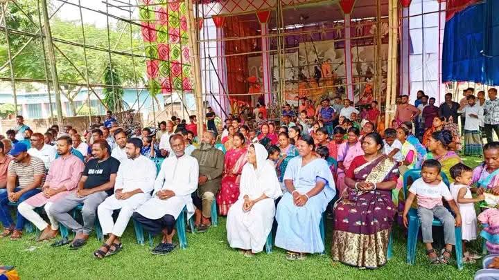 দূর্গা মন্ডপ পরিবেশন করেন আলহাজ্ব মো: মনজুরুল ইসলাম এমপি