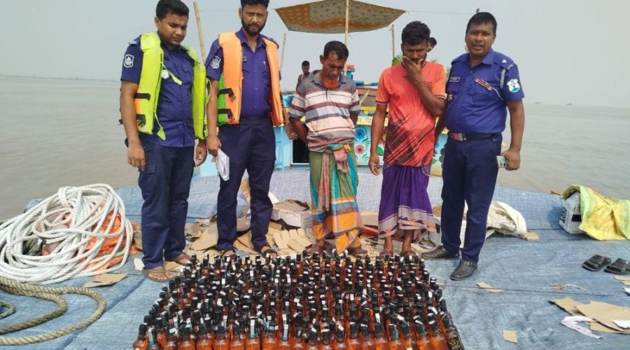 শরীয়তপুরে ভারতীয় মদসহ আটক ২