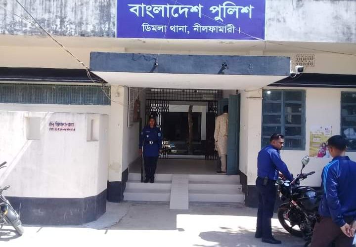 ডিমলায় ফেসবুকে অপপ্রচারের অভিযোগ, বিচারের দাবিতে থানায় বাবা